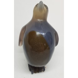 Sculpture pingouin en agate avec petite druse