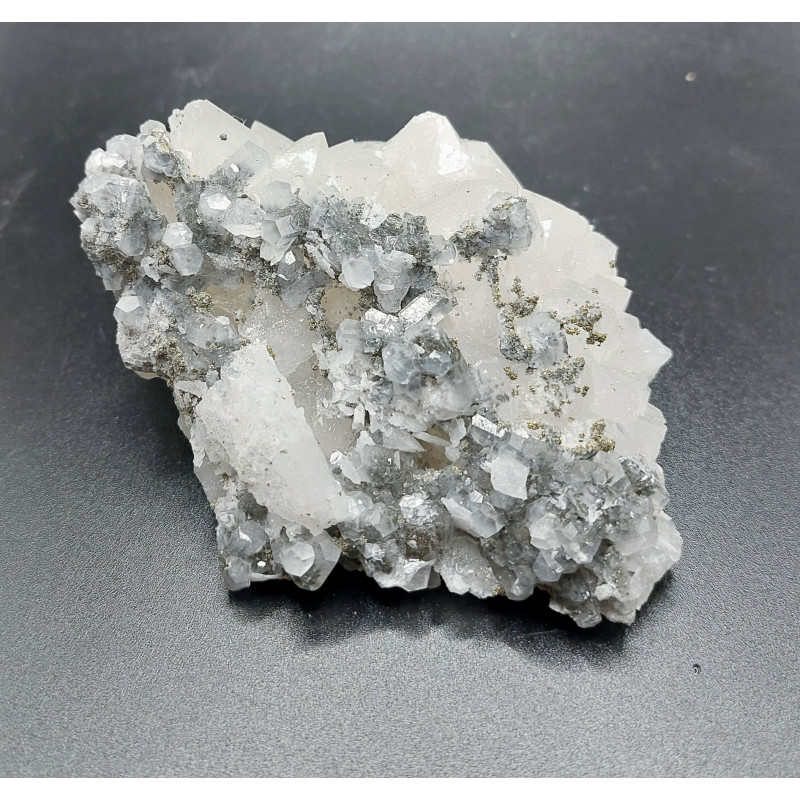 Superbe amas de Quartz, calcite et pyrite